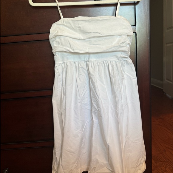 Elegant White Strapless Dress - Picture 1 of 2